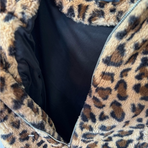 Love Tree Leopard Print Faux Fur Jacket - Tan & Black - Picture 4 of 4